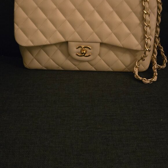 Chanel classic handbag - Picture 2 of 16